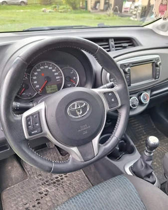 Toyota Yaris cena 23000 przebieg: 194657, rok produkcji 2012 z Złotów małe 29